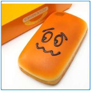  Trendy and Creative iPhone 4 or 4S case   Smiley bread that smells 