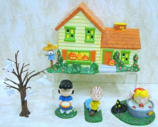 DEPT 56 Lucy Is In Psychiatric Woodstock Holiday 809005  