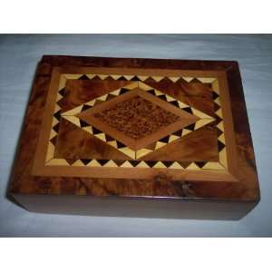 Amna Thuya Box  By treasures Of Morocco 