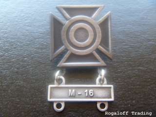 US Army   Sharpshooter Badge (With M 16 Qualification Bar)  