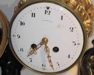 Reloj de mármol y de bronce Garniture de Tiffany antiguo de la capa