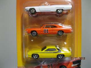 ERTL #33630 The Dukes of Hazzard GENERAL LEE NEW 1/64 SCALE 3 CAR SET 