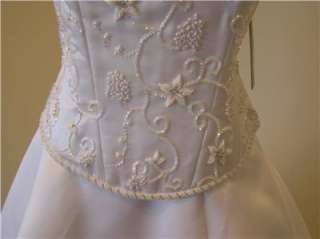 NWOT BONNY Wedding dress Bridal gown lace up corset White w/grape vine 