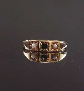 SWEET ANTIQUE VICTORIAN YELLOW GOLD SEED PEARL SYN EMERALD BABY RING 