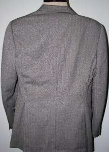   herring bone weave ~tweed ~Brioni~ 100% wool~sport coat Made in Italy