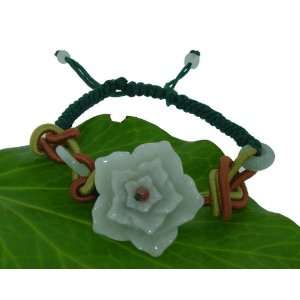   Defined the Superb Craftsmanship in This Jade Bracelet Made with Green