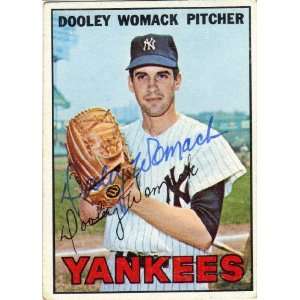  Dooley Womack New York Yankees #77 1967 Topps Autographed 