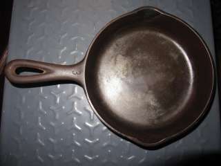 Vintage Wagner Ware Sidney #3 small cast iron skillet  