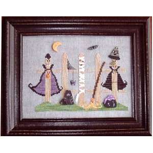  Spooky Fence   Cross Stitch Pattern Arts, Crafts & Sewing