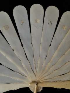 Antique 19C. Chinese Asian Carved Cow Bone Elegant Ladies Hand fan 