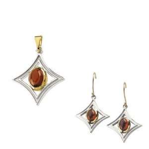   Yellow Gold Cabochon Mozambique Garnet Earrings and Pendant Jewelry