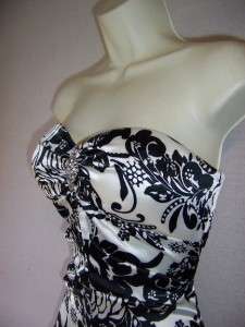 XSCAPE Black Ivory Print Stretch Satin Mermaid Formal Evening Gown 