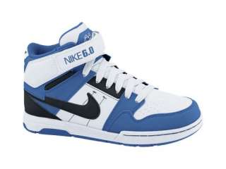   France. Chaussure mi montante Nike 6.0 Mogan Mid 2 Jr. pour Enfant