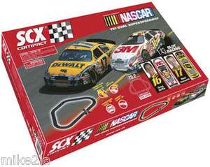 SCX NASCAR Tri Oval Compact 1/43 Slot Car Track Set   SCX31340 