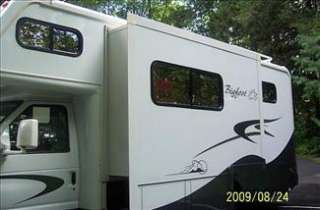2007 Bigfoot Ind Model 24SL Class C Motorhome Coach, Low Mileage 