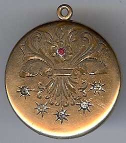 ANTIQUE 1903 VICTORIAN ENGRAVED GOLD FILL RHINESTONE LOCKET  