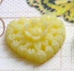 Websters Pages~Little WHIMSIES HEARTS YELLOW~Button 6p  