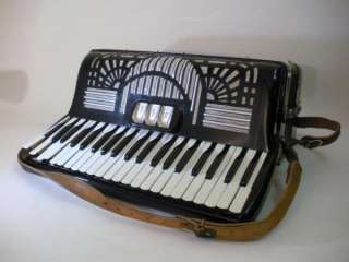 RARE GINELLI ITALY 41 KEY 120 BUTTON 3 VOICE ACCORDION Make an Offer 