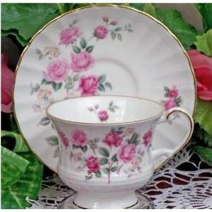   English Vintage Collection Teacup & Saucer   4 Sets