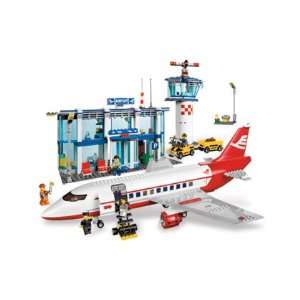  Lego City Airport   703 pcs Toys & Games